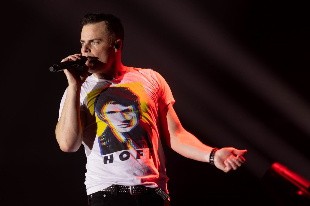 Die Stimme, die Freddie Mercury wieder lebendig macht – Marc Martel begeistert 2027 mit „One Vision of Queen“ auf großer Europatournee.